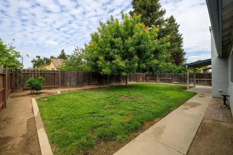 Exterior - 4423 Capurso Dr, Turlock, CA 95382 photo 8 of 10
