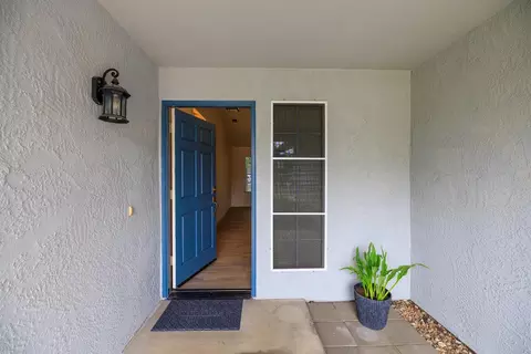 Entry Way - 4423 Capurso Dr, Turlock, CA 95382 photo 1 of 1