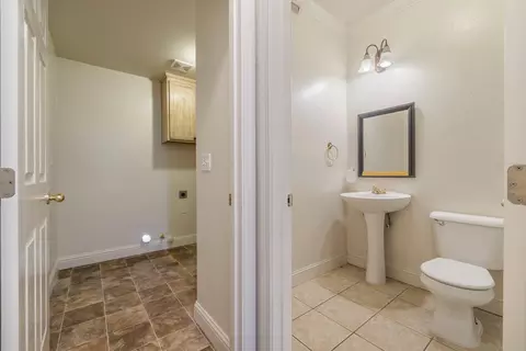 Entry Way - 813 Boulder Ave, Lathrop, CA 95330 photo 5 of 11