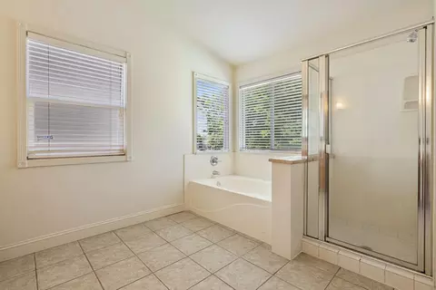 Bath - 813 Boulder Ave, Lathrop, CA 95330 photo 1 of 4