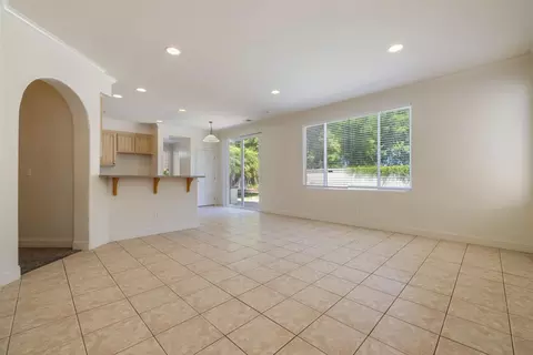Living - 813 Boulder Ave, Lathrop, CA 95330 photo 4 of 6