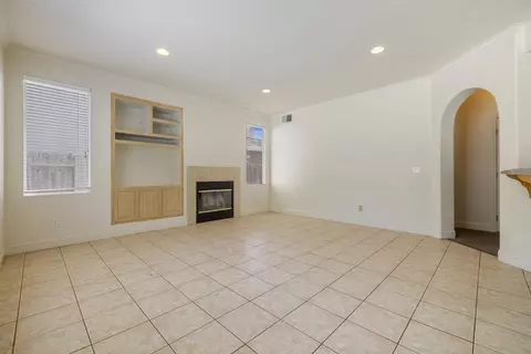 Living - 813 Boulder Ave, Lathrop, CA 95330 photo 3 of 6