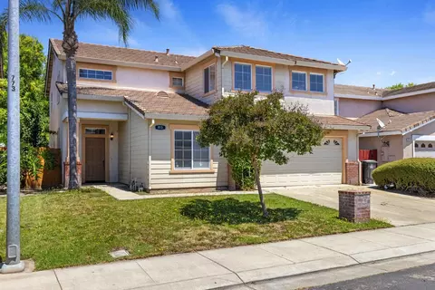 Exterior - 813 Boulder Ave, Lathrop, CA 95330 photo 3 of 6