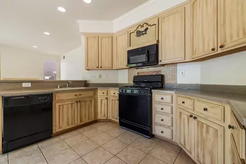 Kitchen - 813 Boulder Ave, Lathrop, CA 95330 photo 2 of 2