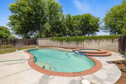 Exterior - 813 Boulder Ave, Lathrop, CA 95330 photo 2 of 6