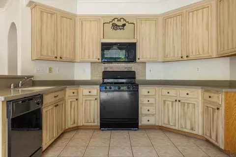 Kitchen - 813 Boulder Ave, Lathrop, CA 95330 photo 1 of 2