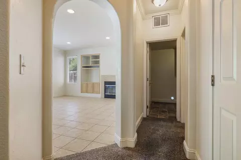 Entry Way - 813 Boulder Ave, Lathrop, CA 95330 photo 4 of 11