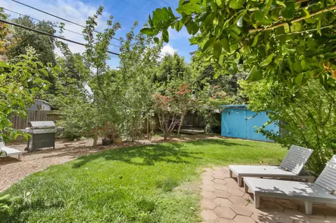 Exterior - 910 Pennsylvania Pl, Davis, CA 95616 photo 4 of 9