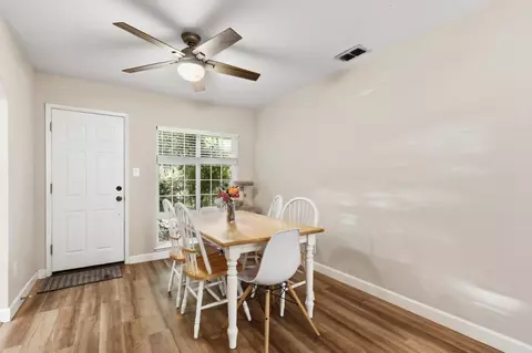 Dining - 910 Pennsylvania Pl, Davis, CA 95616 photo 2 of 2