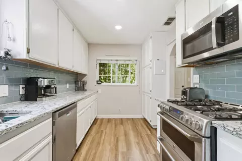 Kitchen - 910 Pennsylvania Pl, Davis, CA 95616 photo 3 of 4