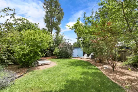 Exterior - 910 Pennsylvania Pl, Davis, CA 95616 photo 2 of 9