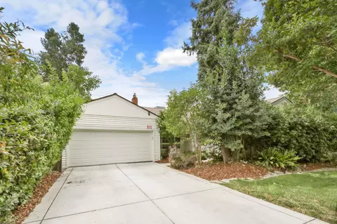 Exterior - 910 Pennsylvania Pl, Davis, CA 95616 photo 8 of 9