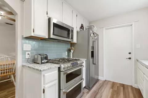 Kitchen - 910 Pennsylvania Pl, Davis, CA 95616 photo 4 of 4