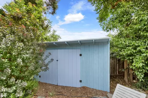 Exterior - 910 Pennsylvania Pl, Davis, CA 95616 photo 5 of 9