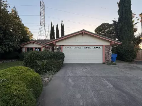 2834 Camarillo Dr, Sacramento, CA 95833