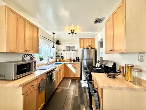 Kitchen - 1677 2nd St, Arnold, CA 95223 photo 1 of 3