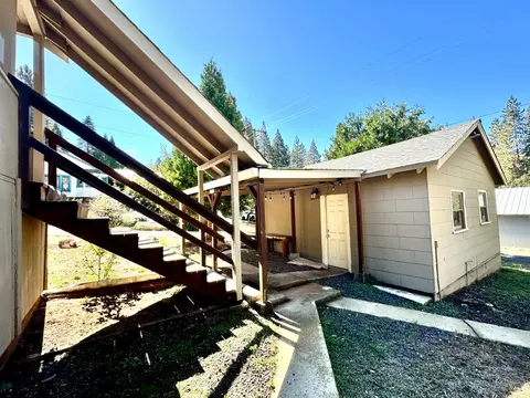Exterior - 1677 2nd St, Arnold, CA 95223 photo 4 of 10