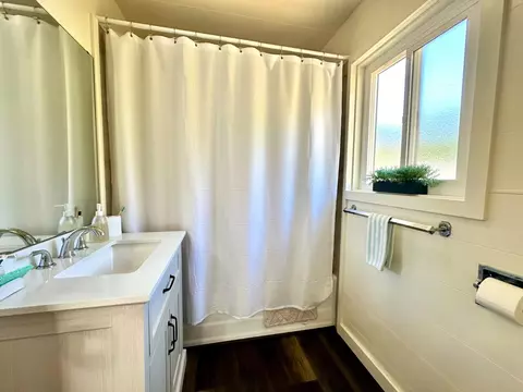 Bath - 1677 2nd St, Arnold, CA 95223 photo 2 of 2