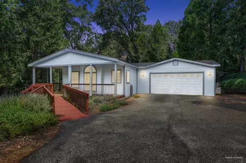 6564 Green Leaf Ln, Foresthill, CA 95631