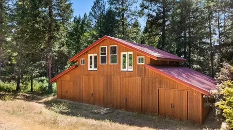 17607 Hooker Oak Rd, Nevada City, CA 95959
