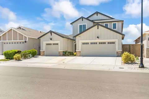 8032 Challis Cir, Roseville, CA 95747