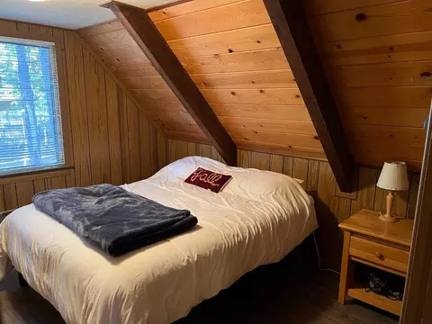 Bedroom - 2266 Fairway Dr, Arnold, CA 95223 photo 2 of 9