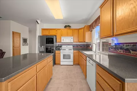 Kitchen - 753 Egret Dr, Williams, CA 95987 photo 7 of 8