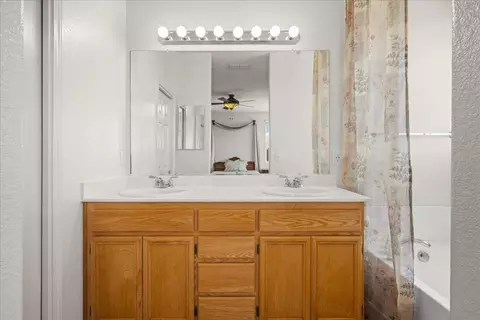 Bath - 753 Egret Dr, Williams, CA 95987 photo 4 of 6