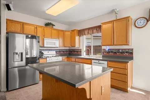Kitchen - 753 Egret Dr, Williams, CA 95987 photo 3 of 8