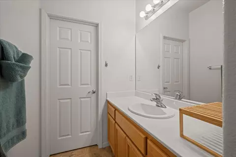 Bath - 753 Egret Dr, Williams, CA 95987 photo 2 of 6