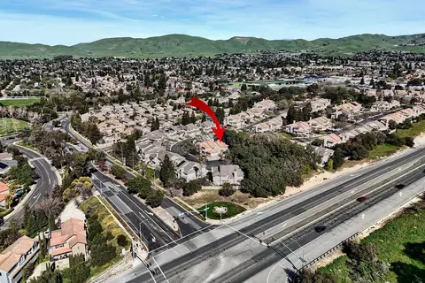 View/Area - 1002 Pinehurst Ct, Concord, CA 94521 photo 7 of 11