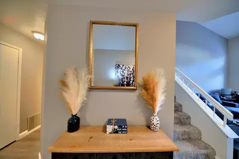 Entry Way - 1002 Pinehurst Ct, Concord, CA 94521 photo 4 of 15
