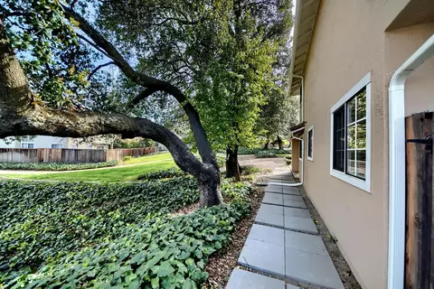 Exterior - 1002 Pinehurst Ct, Concord, CA 94521 photo 10 of 12