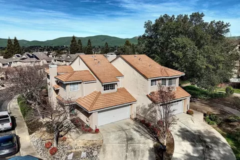 View/Area - 1002 Pinehurst Ct, Concord, CA 94521 photo 4 of 11