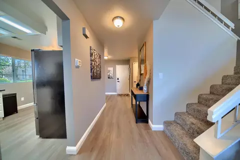 Entry Way - 1002 Pinehurst Ct, Concord, CA 94521 photo 6 of 15