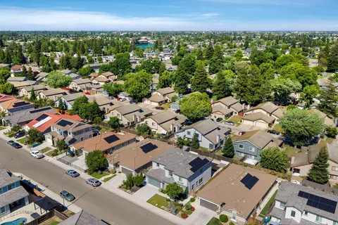 View/Area - 1952 Roualt Way, Lodi, CA 95242 photo 17 of 17