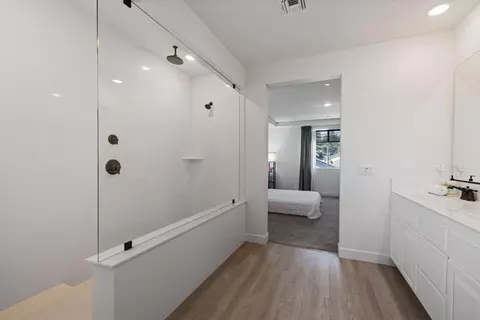 Bath - 1952 Roualt Way, Lodi, CA 95242 photo 3 of 4