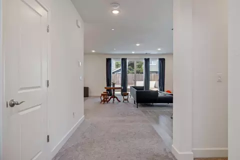 Entry Way - 1952 Roualt Way, Lodi, CA 95242 photo 4 of 14
