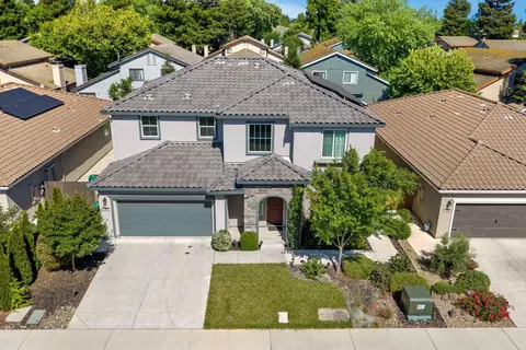 View/Area - 1952 Roualt Way, Lodi, CA 95242 photo 2 of 17