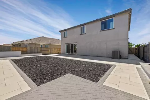 Exterior - 1952 Roualt Way, Lodi, CA 95242 photo 10 of 11