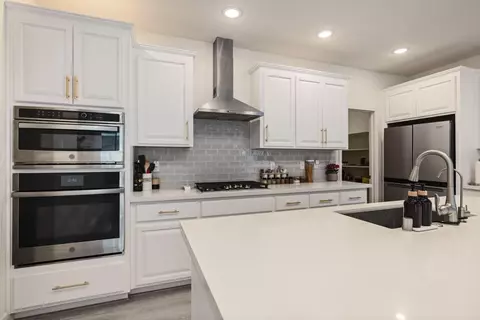 Kitchen - 1952 Roualt Way, Lodi, CA 95242 photo 5 of 5