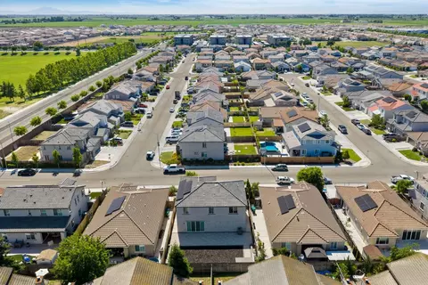 View/Area - 1952 Roualt Way, Lodi, CA 95242 photo 11 of 17