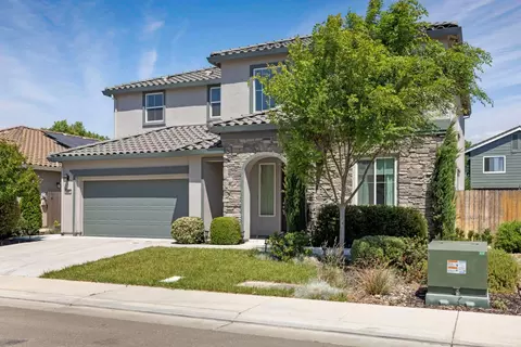 Exterior - 1952 Roualt Way, Lodi, CA 95242 photo 2 of 11