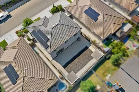 View/Area - 1952 Roualt Way, Lodi, CA 95242 photo 8 of 17