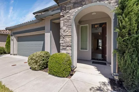 Exterior - 1952 Roualt Way, Lodi, CA 95242 photo 7 of 11
