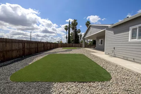 Exterior - 720 N 2nd St, Patterson, CA 95363 photo 6 of 15