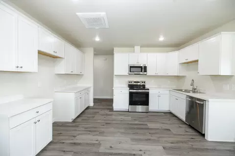Kitchen - 720 N 2nd St, Patterson, CA 95363 photo 2 of 6