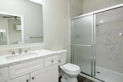 Bath - 720 N 2nd St, Patterson, CA 95363 photo 7 of 10