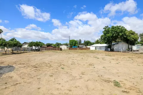 Exterior - 720 N 2nd St, Patterson, CA 95363 photo 12 of 15