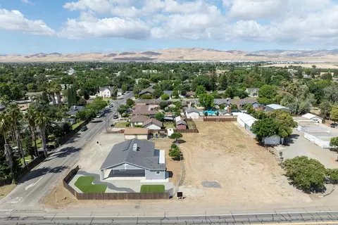 View/Area - 720 N 2nd St, Patterson, CA 95363 photo 8 of 15